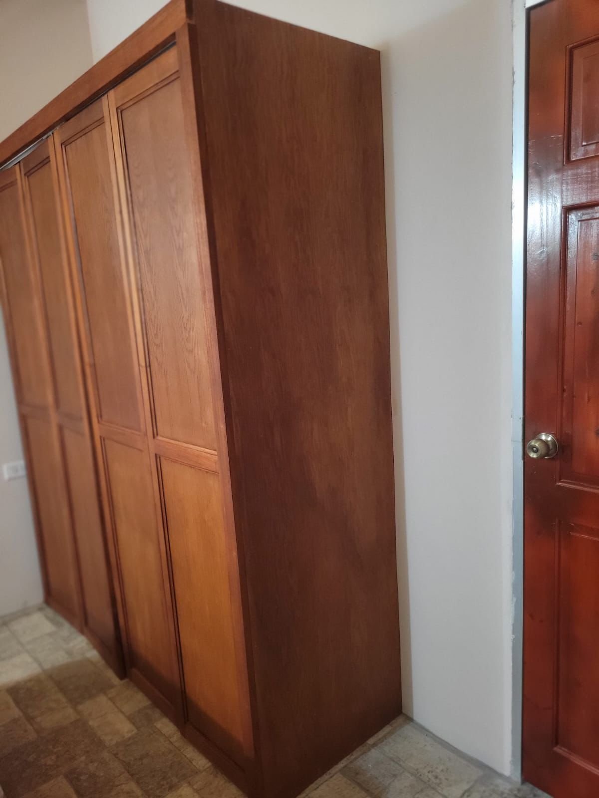 Walk-in Wardrobe